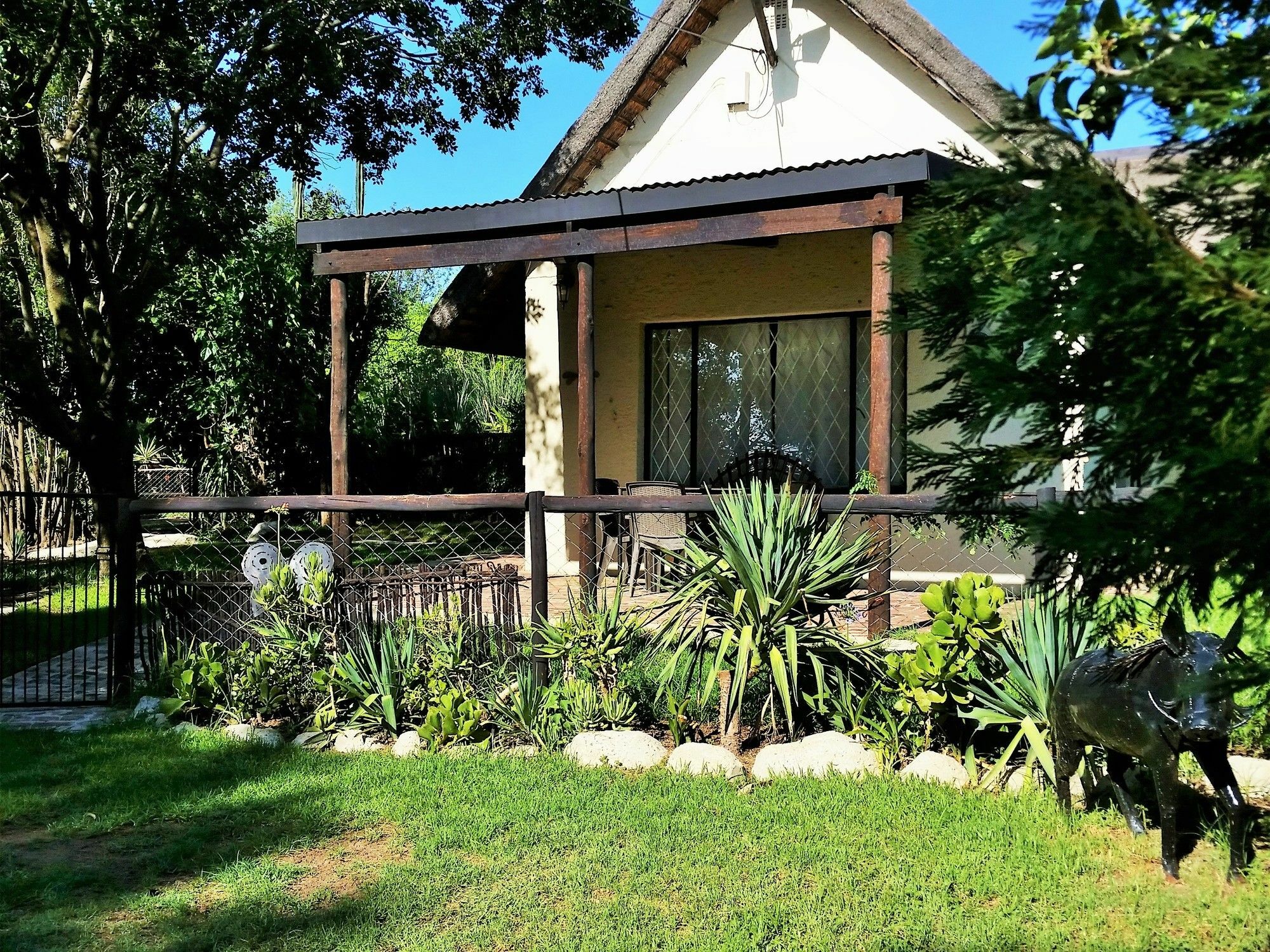 Pine Tree Lodge Midrand Exterior foto